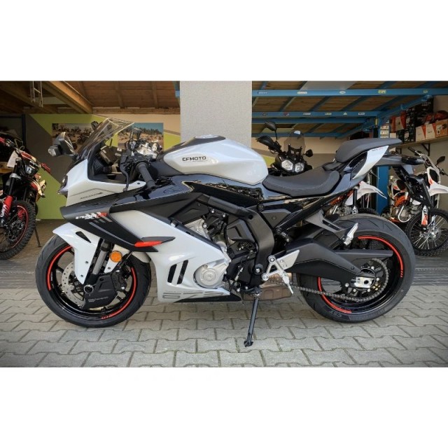 cf-moto